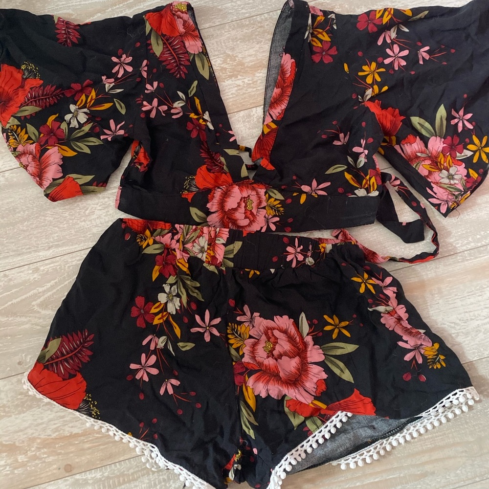 Two piece floral crop top and shorts set